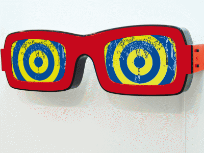 Аристарх Чернышев и Алексей Шульгин. CRITI-POP. Я так вижу! 2007. Интерактивная медиа-скульптура, ЖК экраны, акрил, mp3 плеер, электроника собственной разработки. 120x50x20 cм. Courtesy автор/ Aristarkh Chernyshev & Alexei Shulgin. The Way I See It! 2007. Interactive media sculpture, LCD screens, acryl, mp3 player, custom electronics. 120 x50 x20 cm