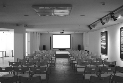 Юрий Альберт. Выставка. 2007. Вид инсталляции в Фонде Эра, Москва; Yuri Albert. Exhibition. 2007. Installation view at the Era Founation, Moscow